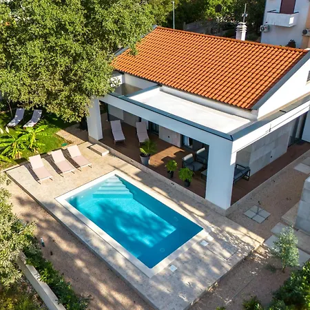 Casa Dea Villa *